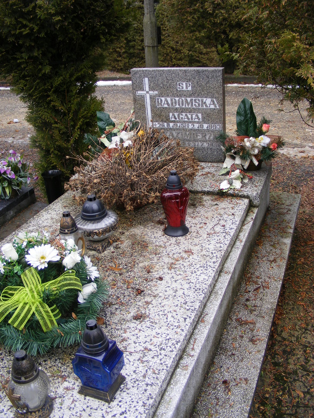Agata RADOMSKA 1915 Jastrzębie-Zdrój - Grobonet - Wyszukiwarka osób pochowanych