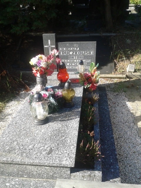 Czesława KRUCZKOWSKA 1927 Jastrzębie-Zdrój - Grobonet - Wyszukiwarka osób pochowanych