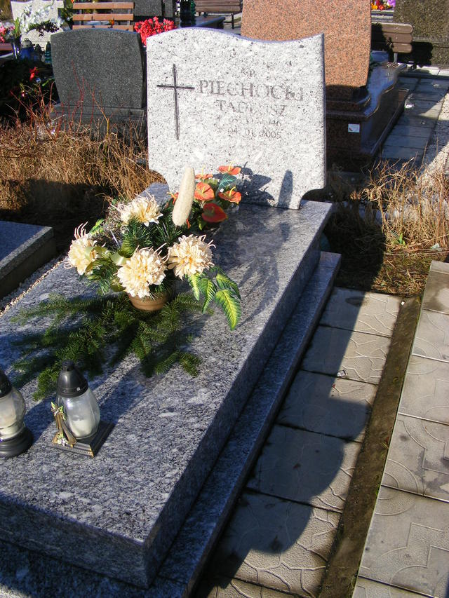 Tadeusz PIECHOCKI 1946 Jastrzębie-Zdrój - Grobonet - Wyszukiwarka osób pochowanych